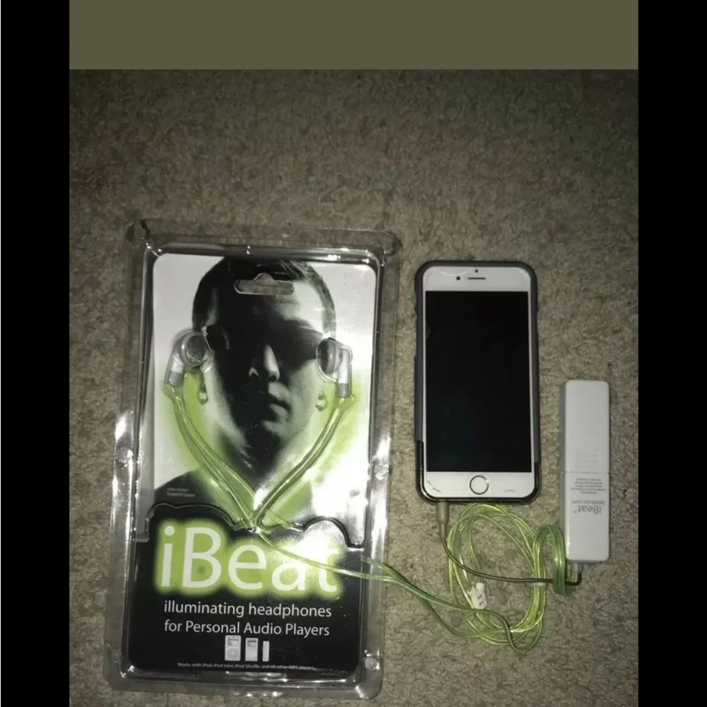 IBEAT Headphones ILLUMINATING Green made in USA NEW iBEAT Illuminatin Headphones